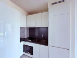 Lincoln Suites (D11), Condominium #451835221
